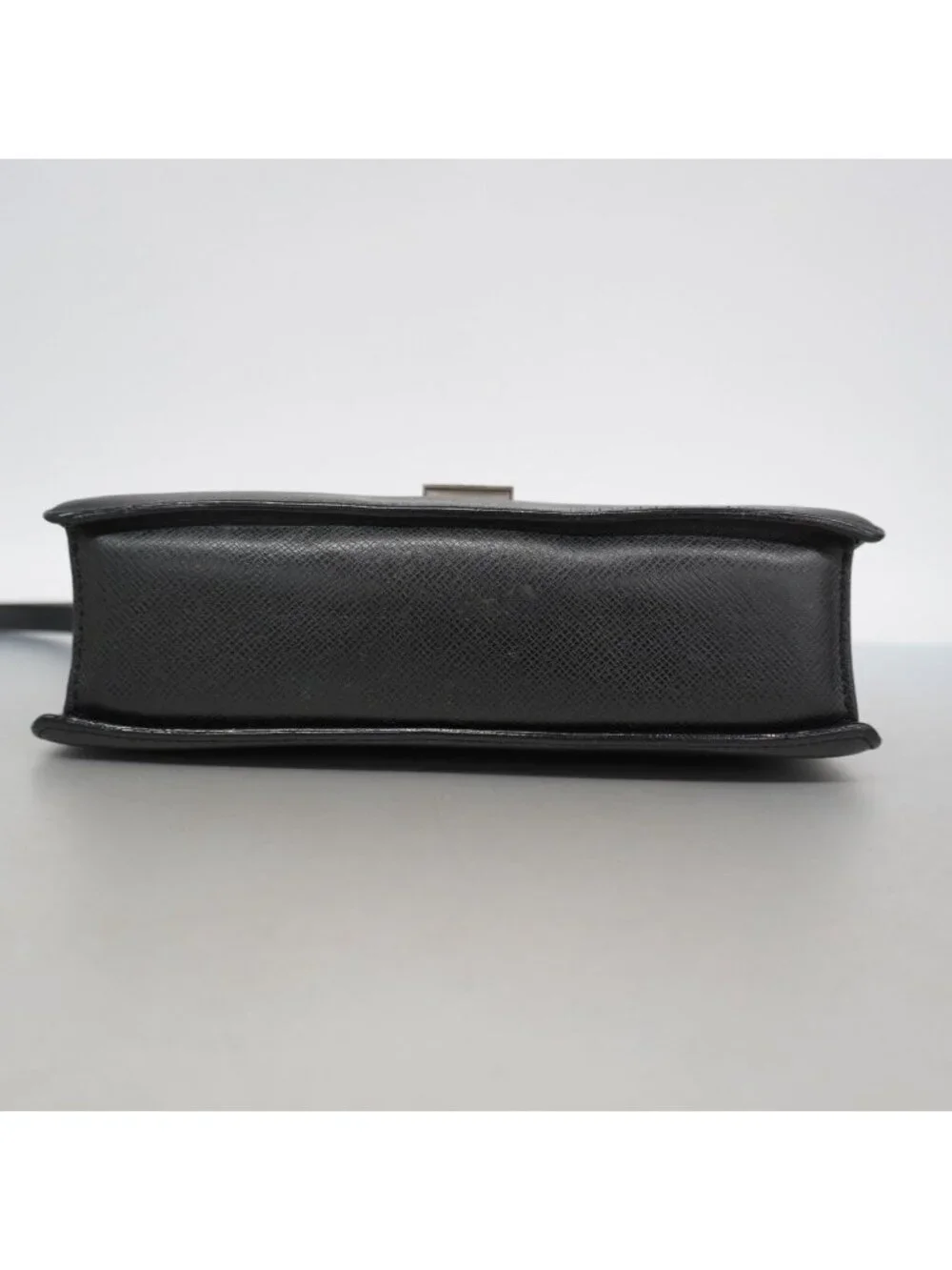 Louis Vuitton Clutch Taiga Selenga Ardoise